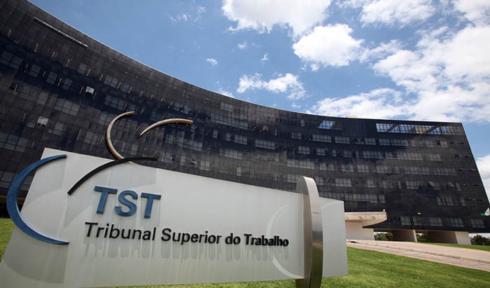 Tema 282 do TST e a Multa Convencional pelo Descumprimento de Obrigações Legais