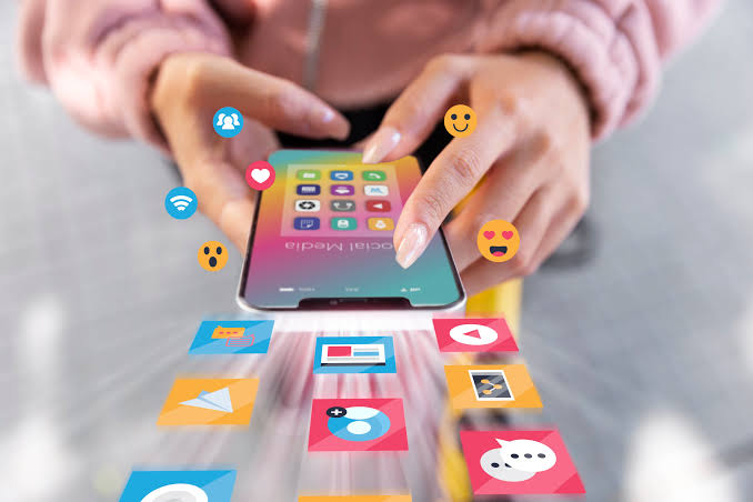 Titularidade de contas nas redes sociais: de quem é o perfil da empresa?